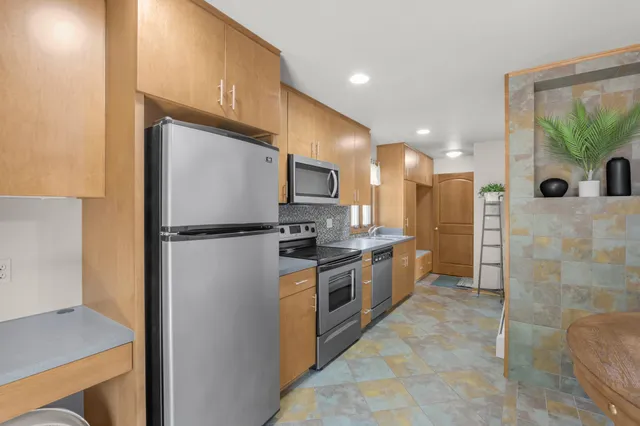 $490,000 | 1300 Harbor Lane North, Plymouth, MN 55447