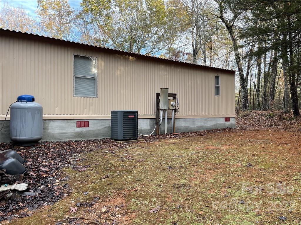 278 Pipers Neck Rutherfordton, NC 28139 - Photo 4 of 42 a backyard of a house