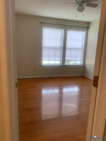 a view of empty room with window