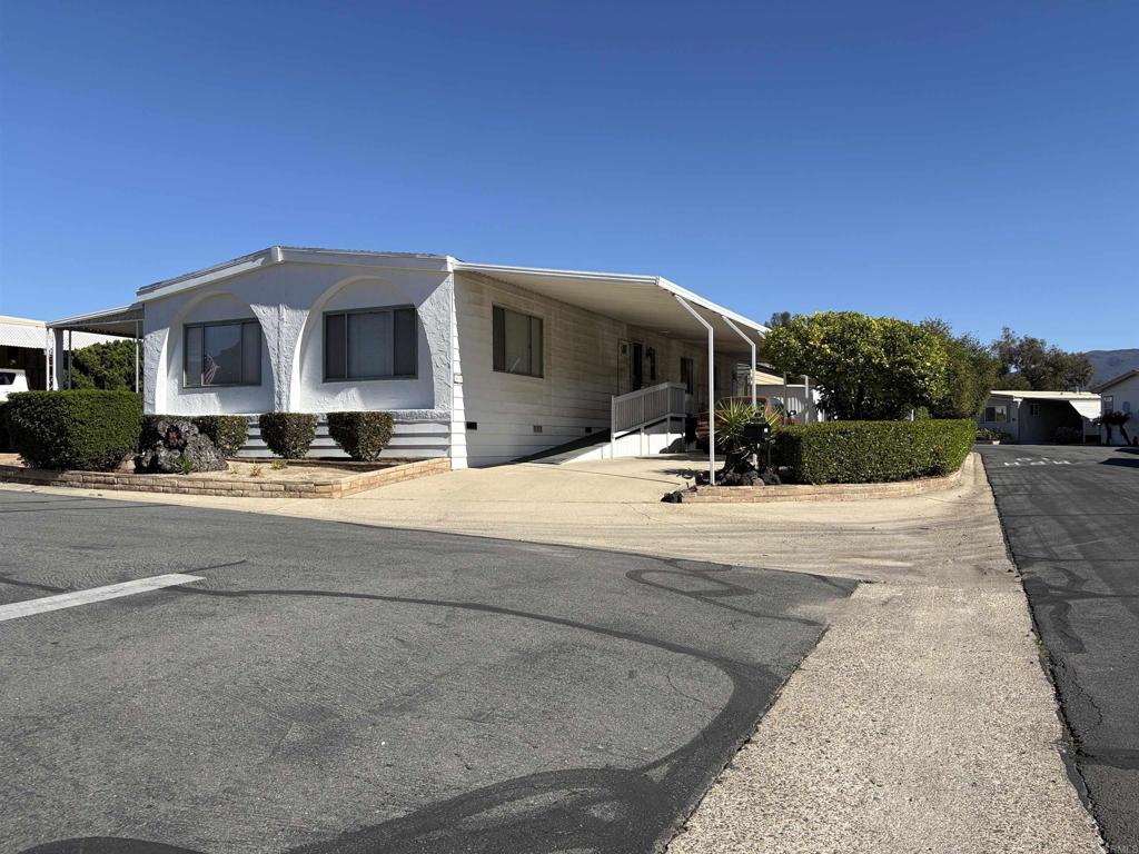 15420 Olde Highway 80 El Cajon, CA 92021 - Photo 21 of 48 a view of a terrace