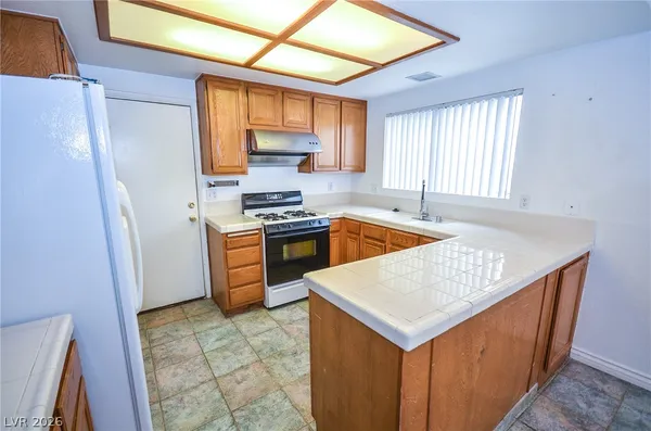 $2,150 | 6762 Shelter Lane, Las Vegas, NV 89103