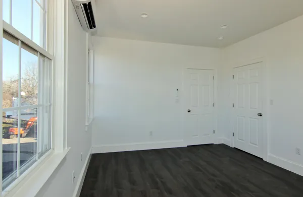 $2,300 | 99-103 Mill Street, Unit 2LEFT, Greenwich, CT 06830