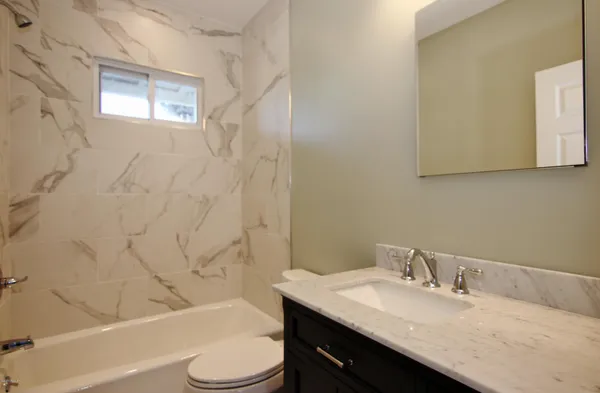 $2,300 | 99-103 Mill Street, Unit 2LEFT, Greenwich, CT 06830