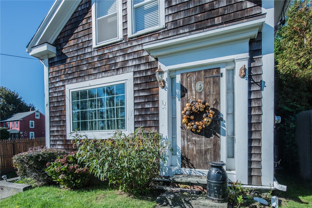 2944 East Main Road Portsmouth, RI 02871 - Photo 3 of 30 Front door