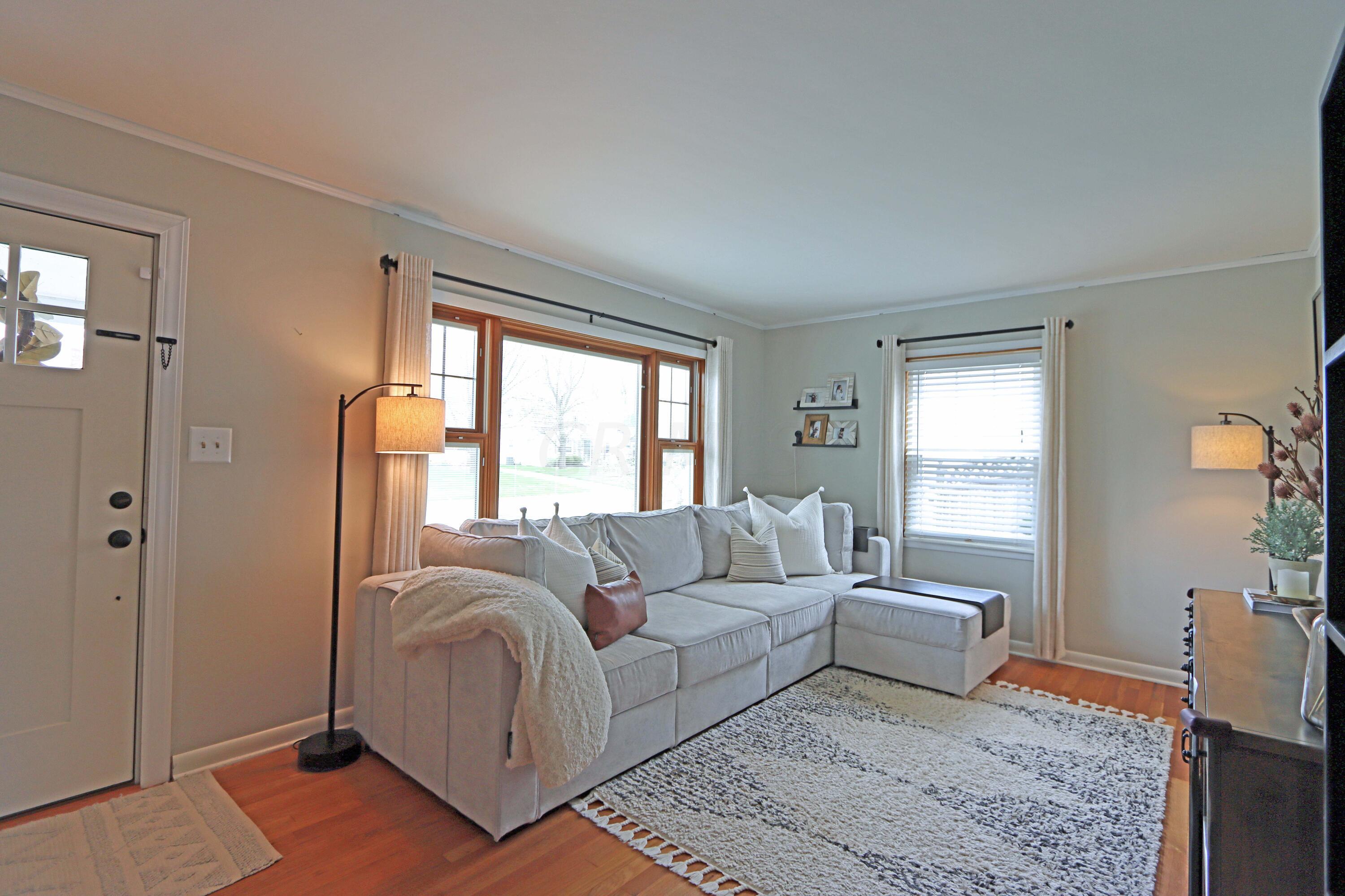 2353 Shrewsbury Road Columbus, OH 43221 - Photo 13 of 44 Living Room