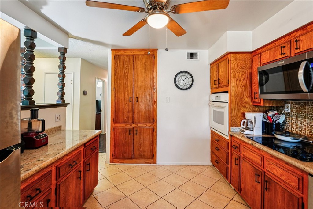 199 Summit View Drive, Unit B Calimesa, CA 92320 - Photo 6 of 22