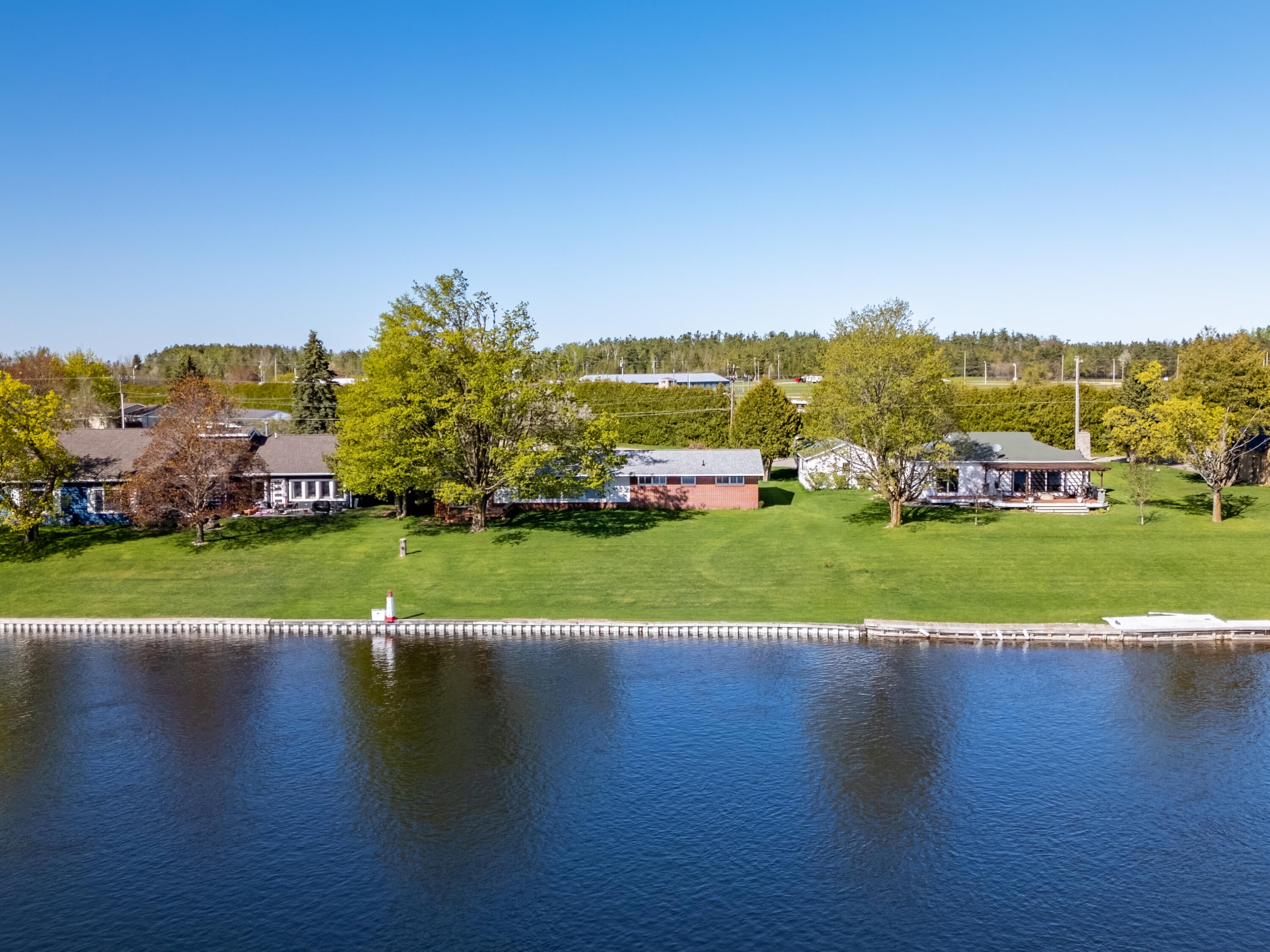 190 Riverside Drive Cheboygan, MI 49721 - Photo 3 of 86 190Riverside-41