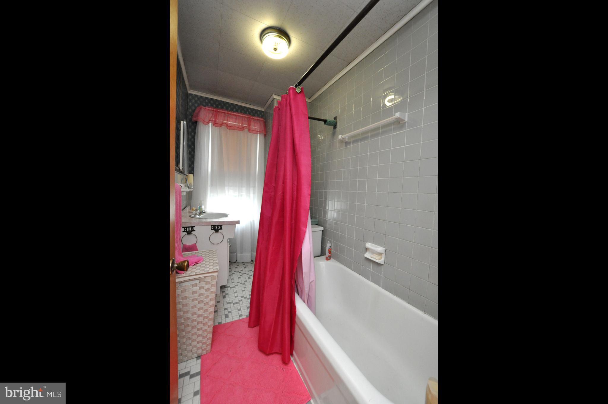 613 Arndt Avenue Riverside, NJ 08075 - Photo 18 of 27 Bathroom