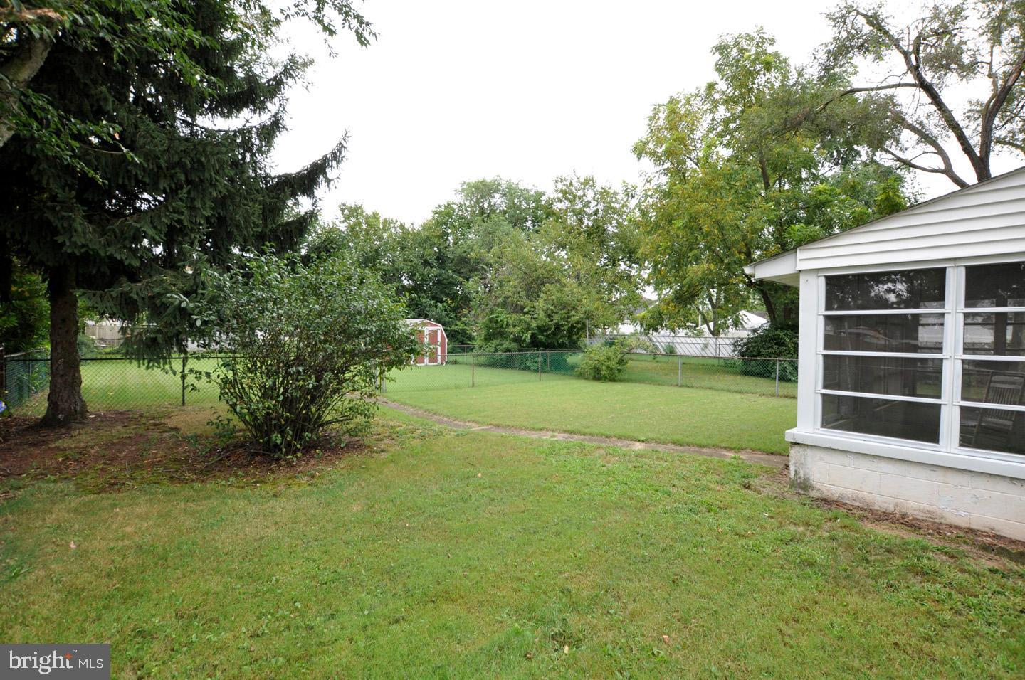 613 Arndt Avenue Riverside, NJ 08075 - Photo 23 of 27 Side Yard