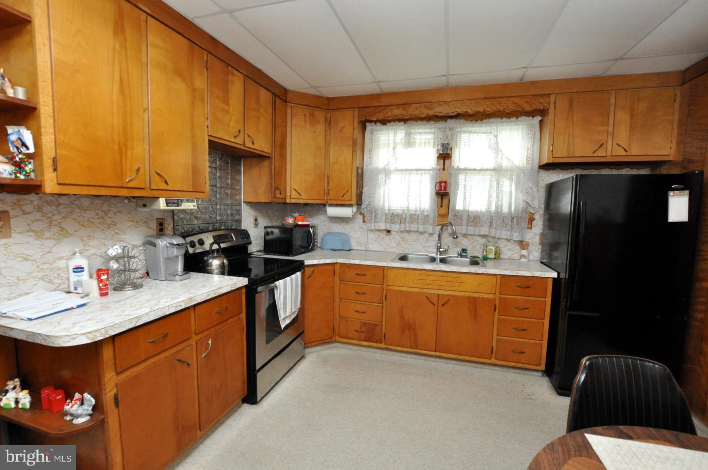 613 Arndt Avenue Riverside, NJ 08075 - Photo 9 of 27 Kitchen