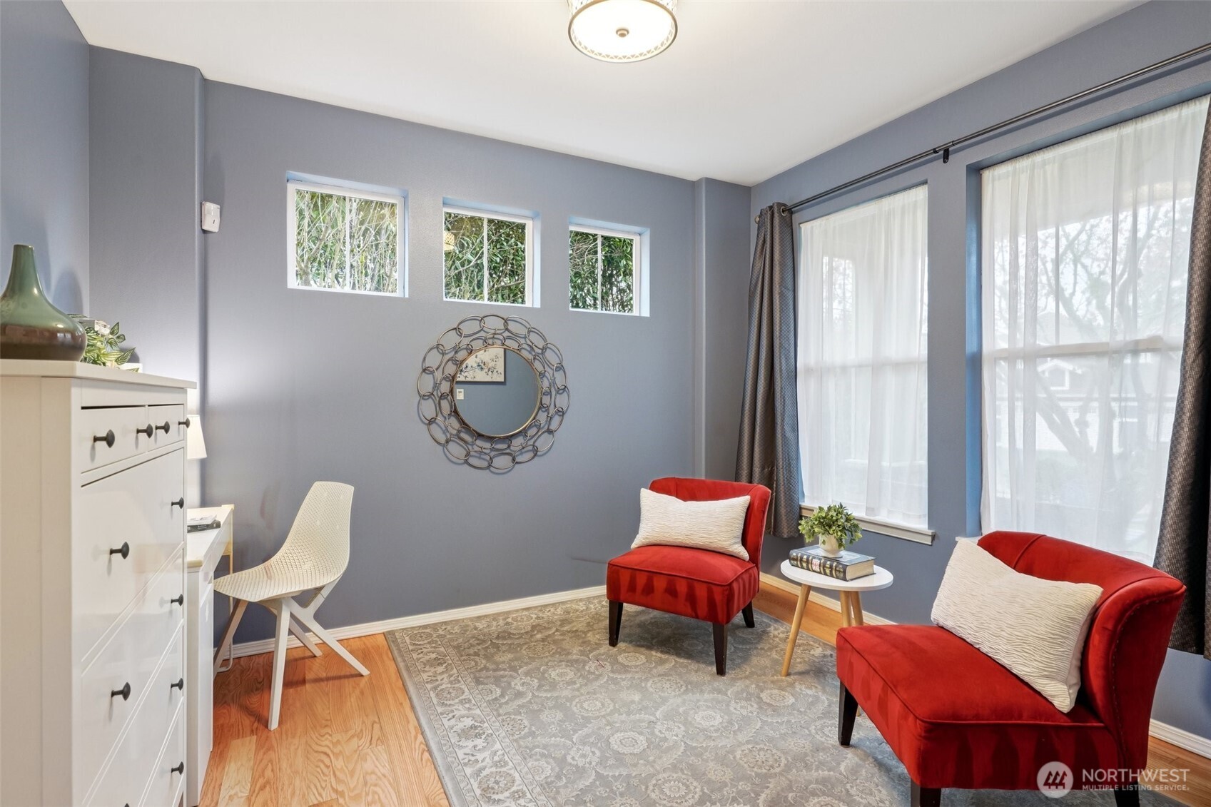 206 Pasco Drive Northeast Renton, WA 98059 - Photo 16 of 40 a living room with furniture and a window