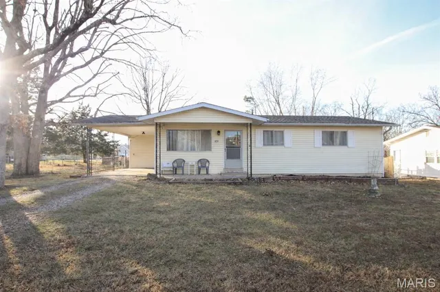 $210,000 | 631 Hawthorn Lane, Sullivan, MO 63080