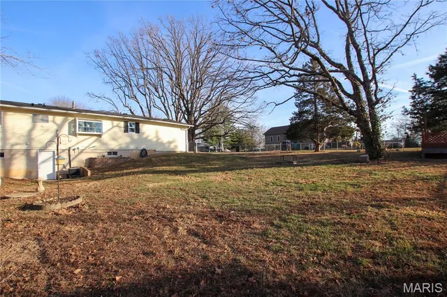 $210,000 | 631 Hawthorn Lane, Sullivan, MO 63080