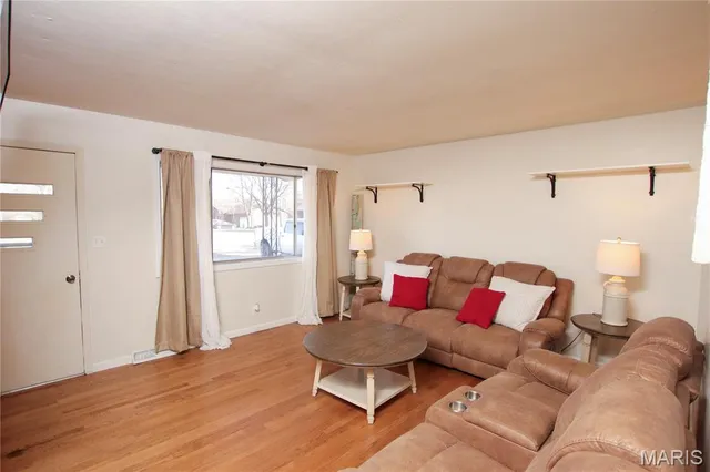 $210,000 | 631 Hawthorn Lane, Sullivan, MO 63080