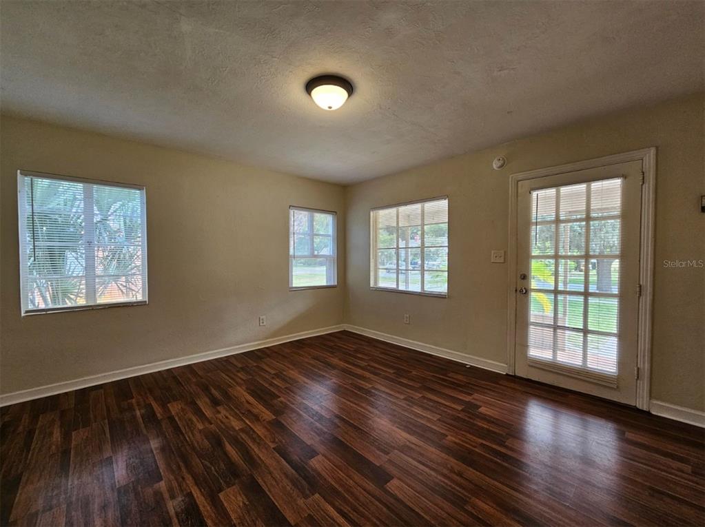 1516 Holly Road Lakeland, FL 33801 - Photo 4 of 21