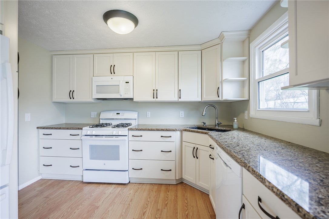 1783 Erie Station Road Henrietta, NY 14467 - Photo 11 of 39