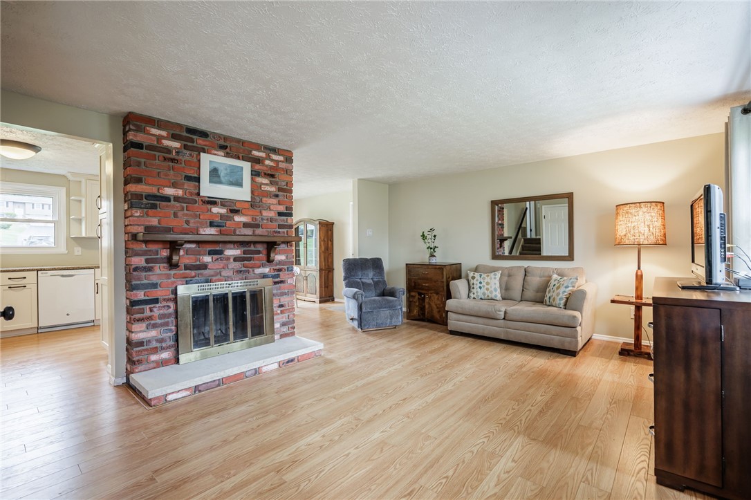 1783 Erie Station Road Henrietta, NY 14467 - Photo 2 of 39