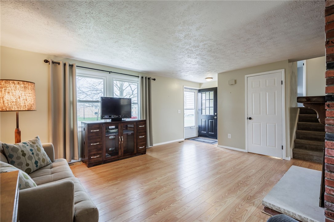 1783 Erie Station Road Henrietta, NY 14467 - Photo 3 of 39