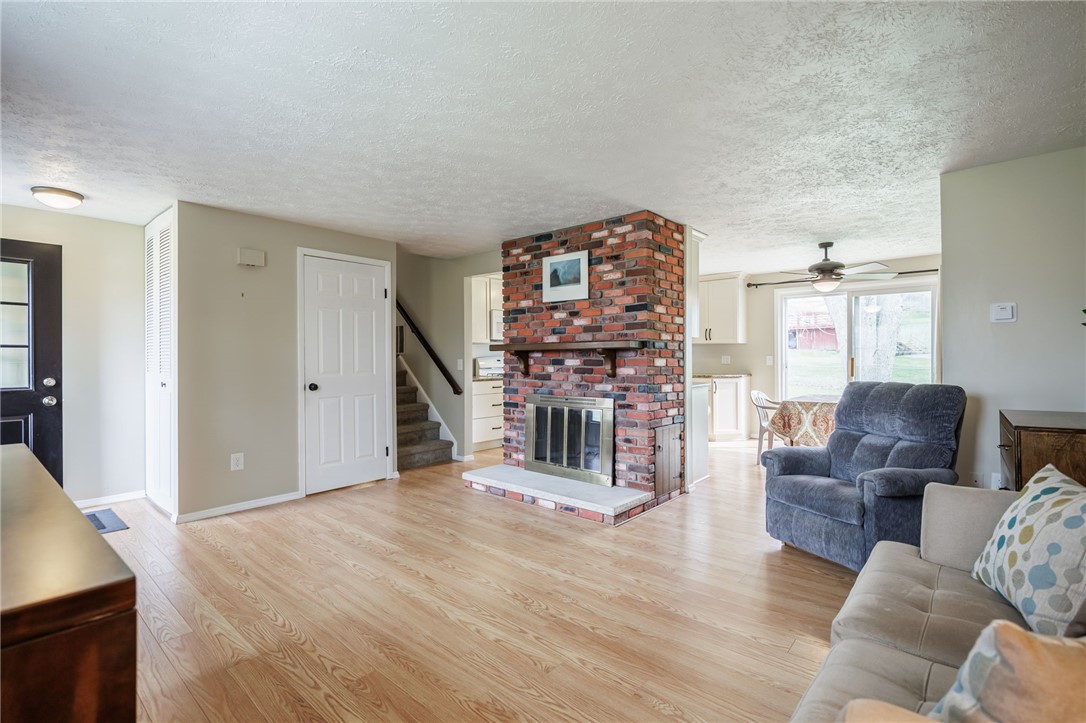 1783 Erie Station Road Henrietta, NY 14467 - Photo 4 of 39