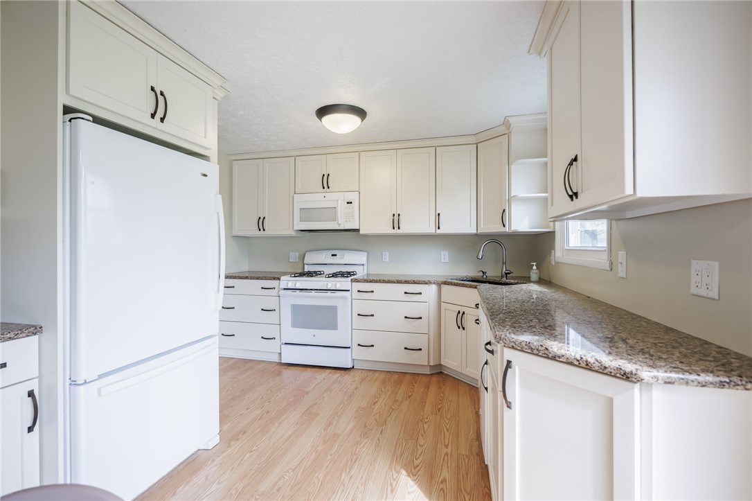 1783 Erie Station Road Henrietta, NY 14467 - Photo 9 of 39