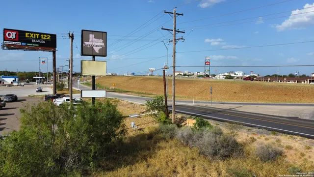 $599,000 | 69 Interstate 35, Cotulla, TX 78014