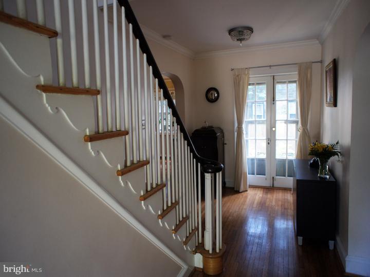 549 Midvale Road Upper Darby, PA 19082 - Photo 2 of 16