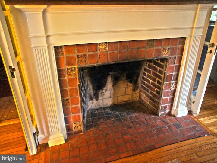 549 Midvale Road Upper Darby, PA 19082 - Photo 11 of 16