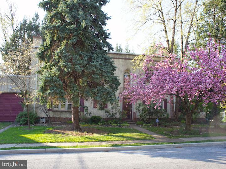 549 Midvale Road Upper Darby, PA 19082 - Photo 12 of 16