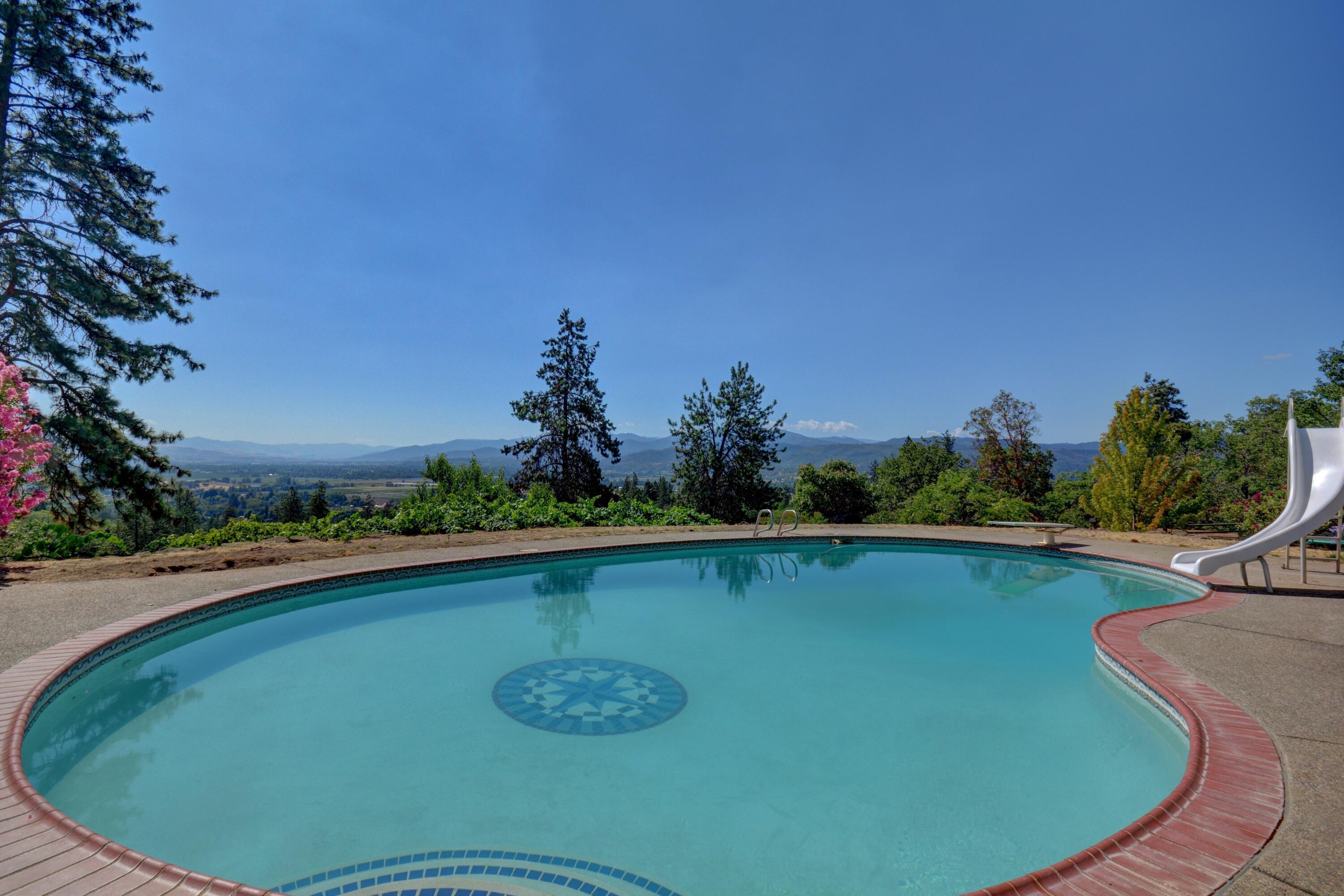 2421 Old Military Road Central Point, OR 97502 - Photo 26 of 35 8