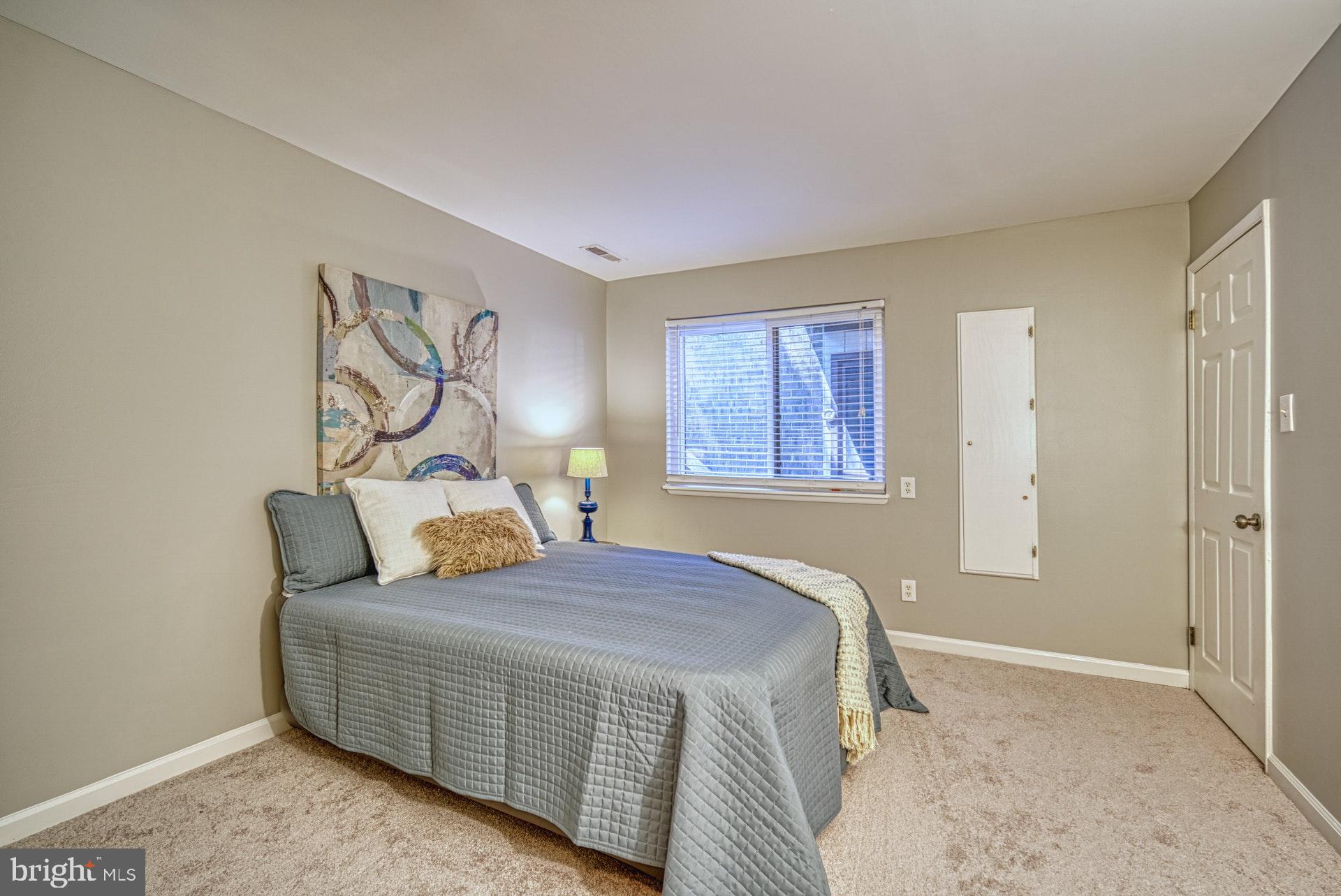 1638 Westwind Way McLean, VA 22102 - Photo 12 of 25 Master: Fresh paint and new carpeting