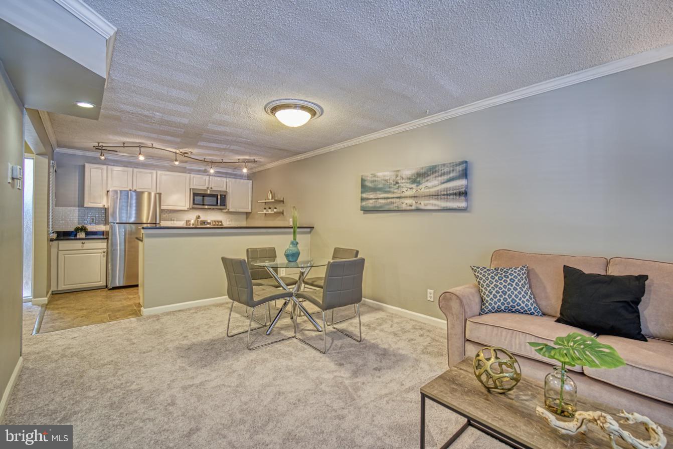 1638 Westwind Way McLean, VA 22102 - Photo 4 of 25