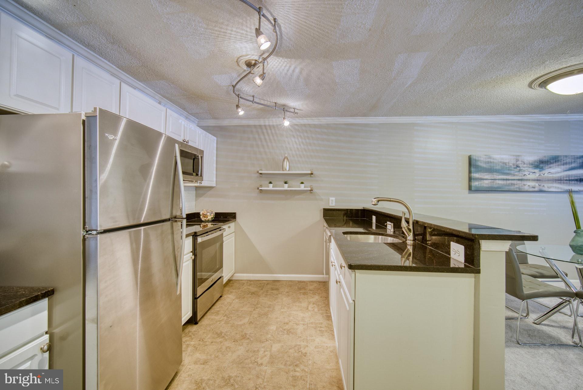 1638 Westwind Way McLean, VA 22102 - Photo 9 of 25 Granite countertops