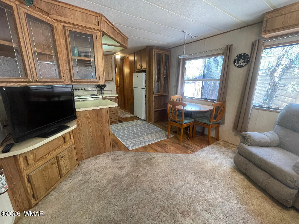 1930 Larson Road, Unit 8 Lakeside, AZ 85929 - Photo 11 of 24 1930 Larson #8 LR to dr