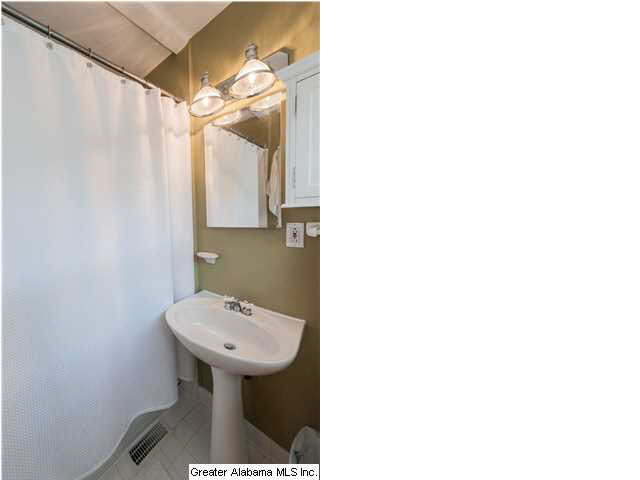 421 Cliff Place Birmingham, AL 35209 - Photo 19 of 32