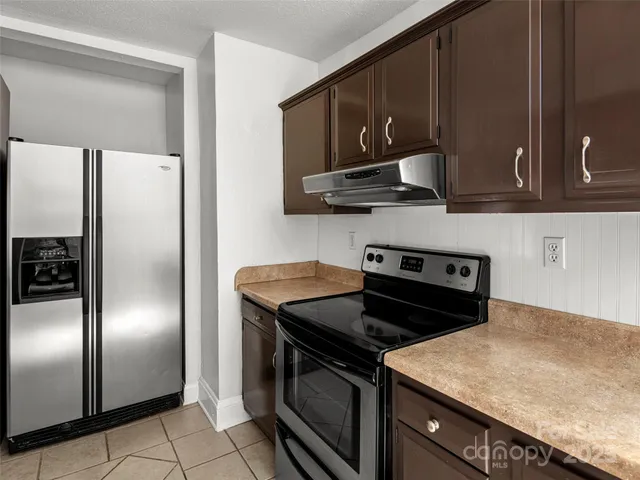 $550,000 | 6 Buckingham Court, Asheville, NC 28803