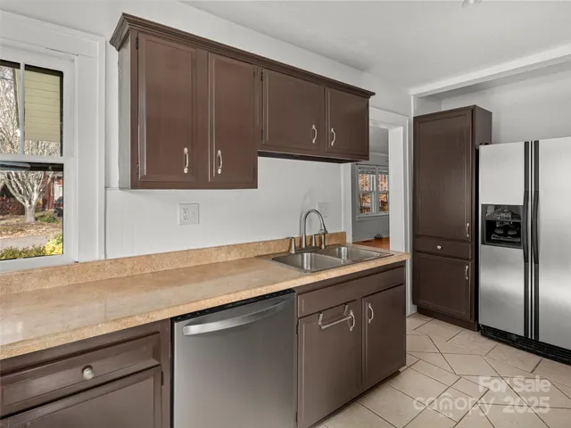 $550,000 | 6 Buckingham Court, Asheville, NC 28803