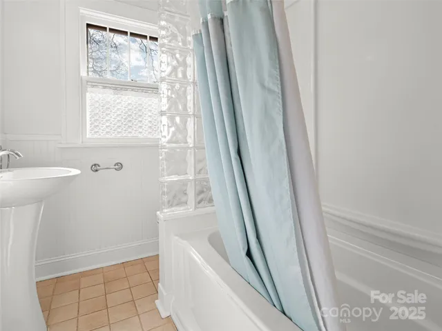 $550,000 | 6 Buckingham Court, Asheville, NC 28803