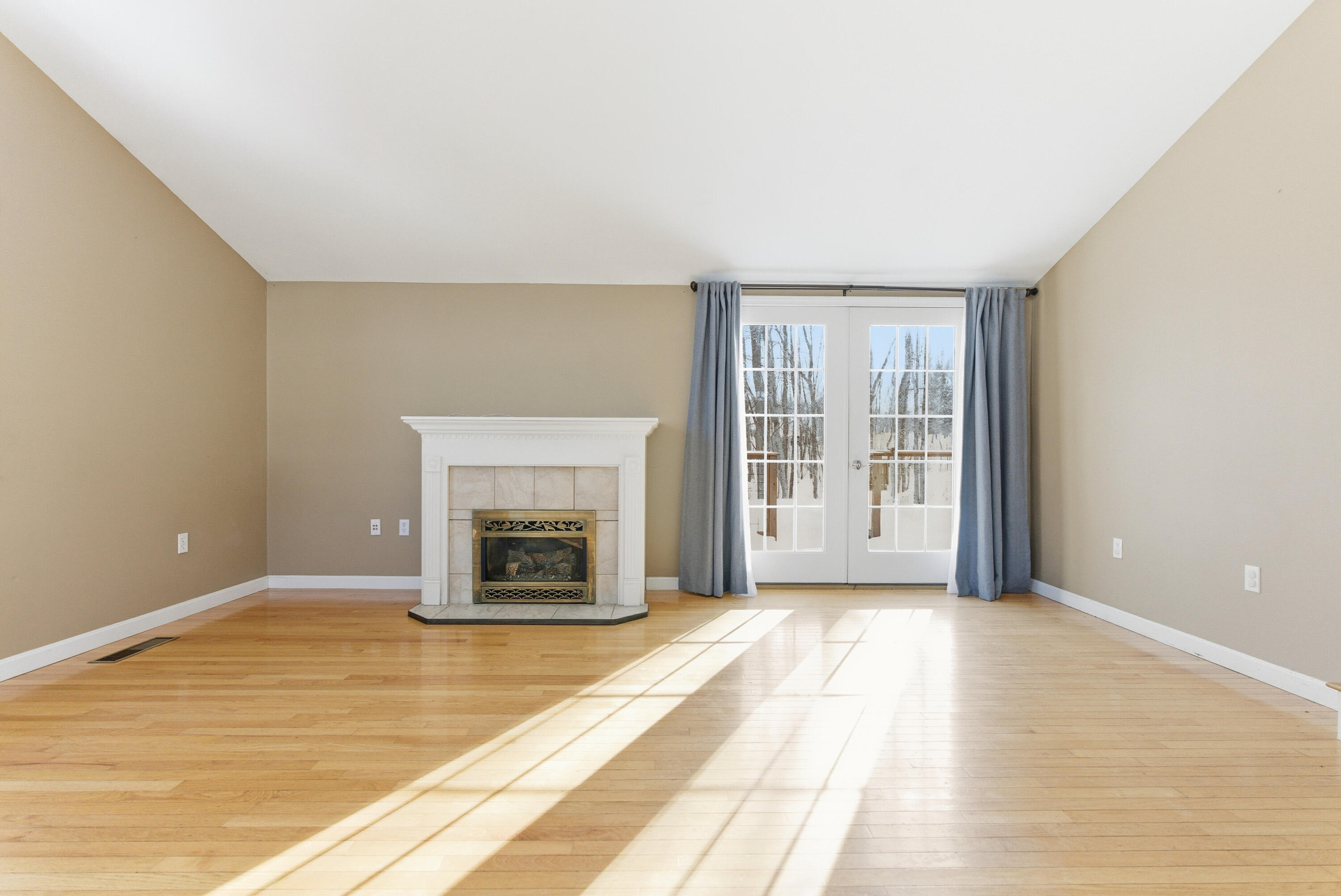 18 Nimitz Street Lewiston, ME 04240 - Photo 11 of 60 37-18 Nimitz St_Lewiston_ME-16