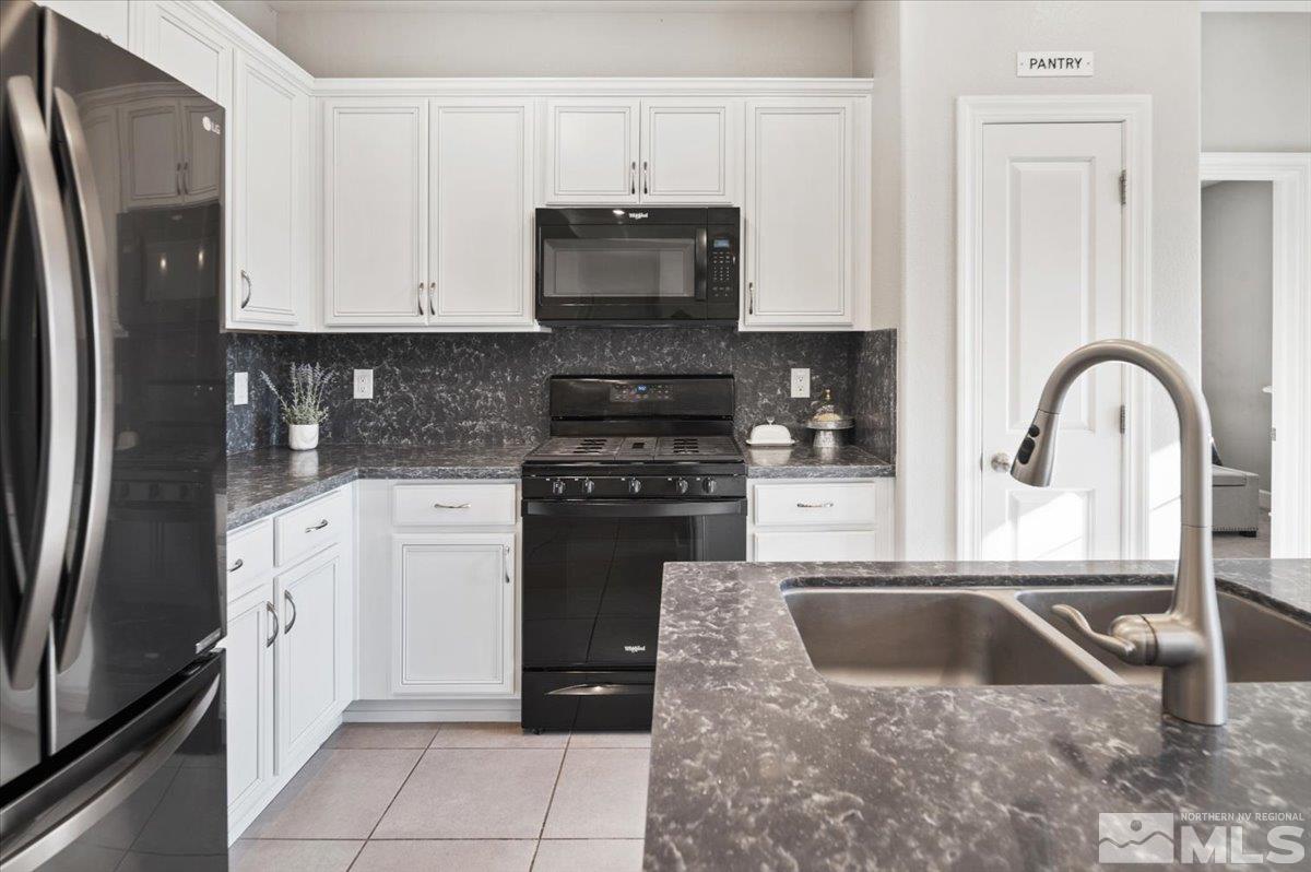 1835 Dark Horse Road, Unit A Reno, NV 89521 - Photo 4 of 38 Photo 4