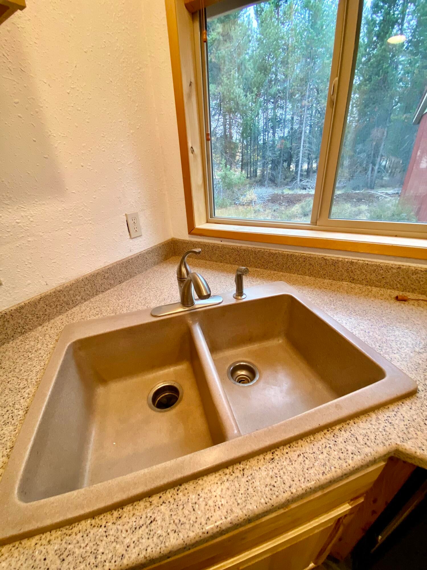 54896 Huntington Road Bend, OR 97707 - Photo 32 of 65 IMG_1386