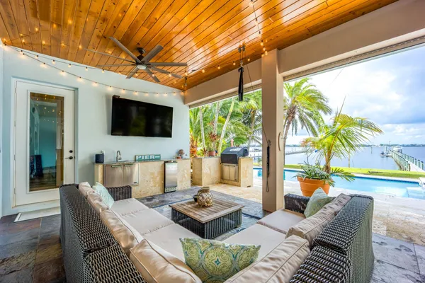 $2,875,000 | 2672 Northwest S Shore Road, Stuart, FL 34994