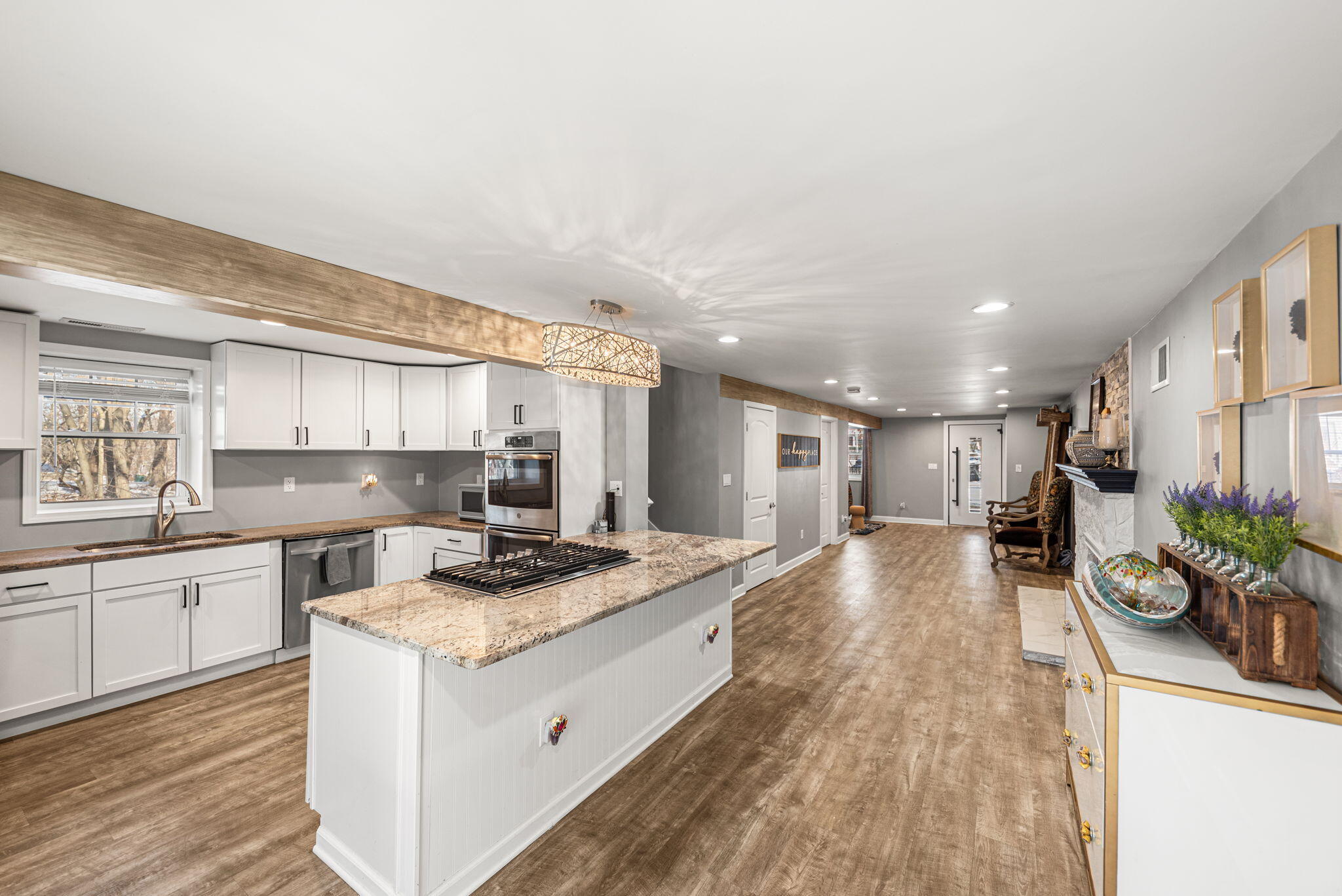 832 North Vanderburg Street Gary, IN 46403 - Photo 8 of 44 2048x1367