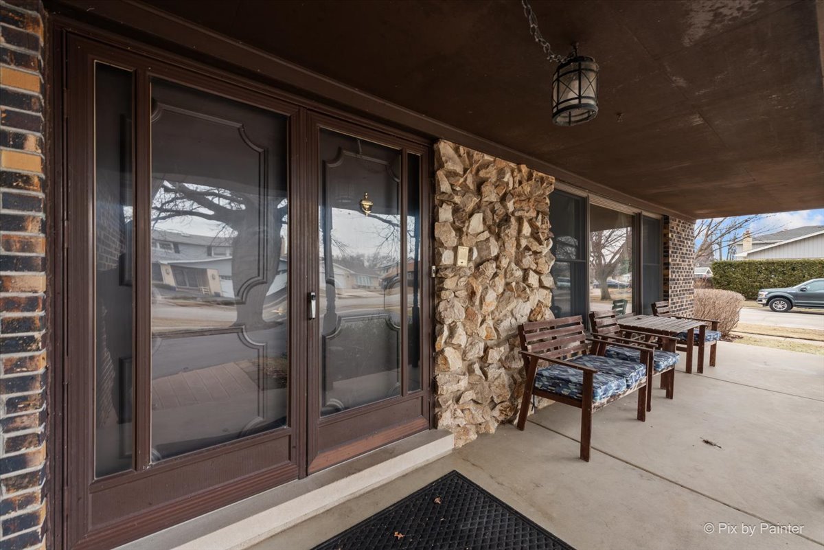 1100 South Church Road Mount Prospect, IL 60056 - Photo 39 of 50 a outdoor space with lots of furniture and windows