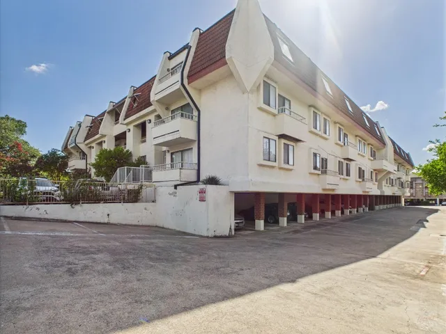 a view of a large white building