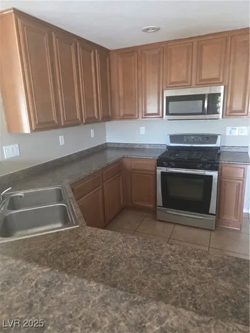 $1,810 | 20 West Focal Point Avenue, North Las Vegas, NV 89031