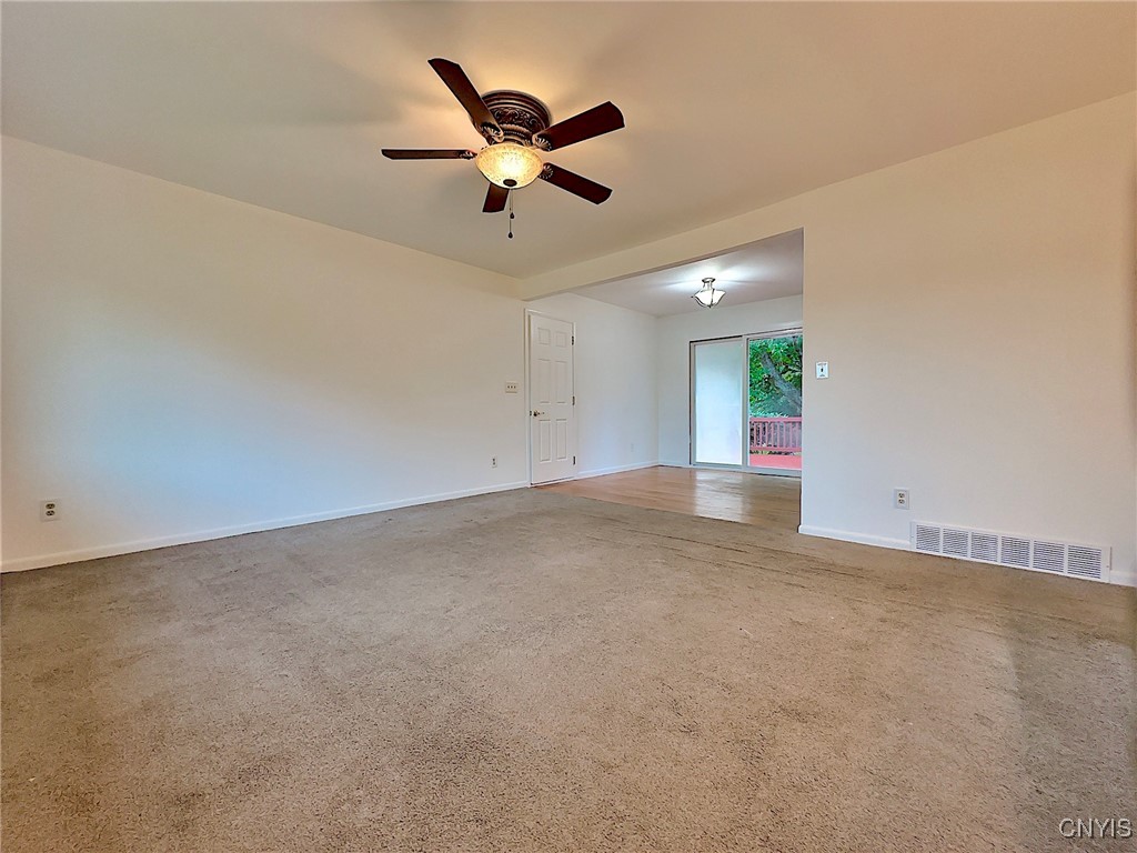 135 Glen Road Rome, NY 13440 - Photo 4 of 34 Living Room - 1st floor