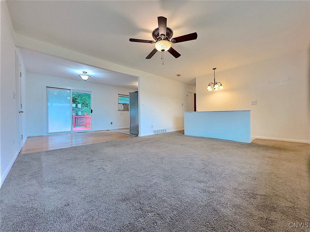135 Glen Road Rome, NY 13440 - Photo 5 of 34 Living Room - 1st floor