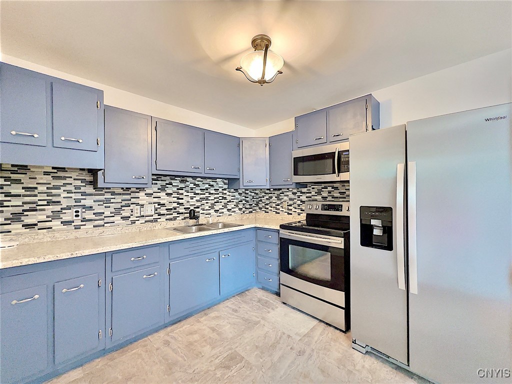 135 Glen Road Rome, NY 13440 - Photo 7 of 34 Kitchen - 1st floor