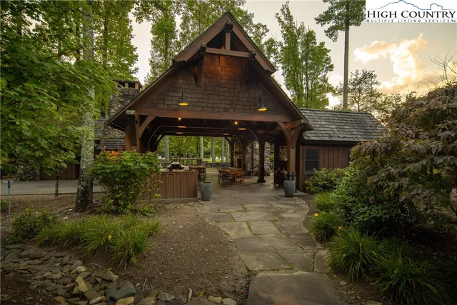 $375,000 | 52 Coral Bells Trail, Ferguson, NC 28624