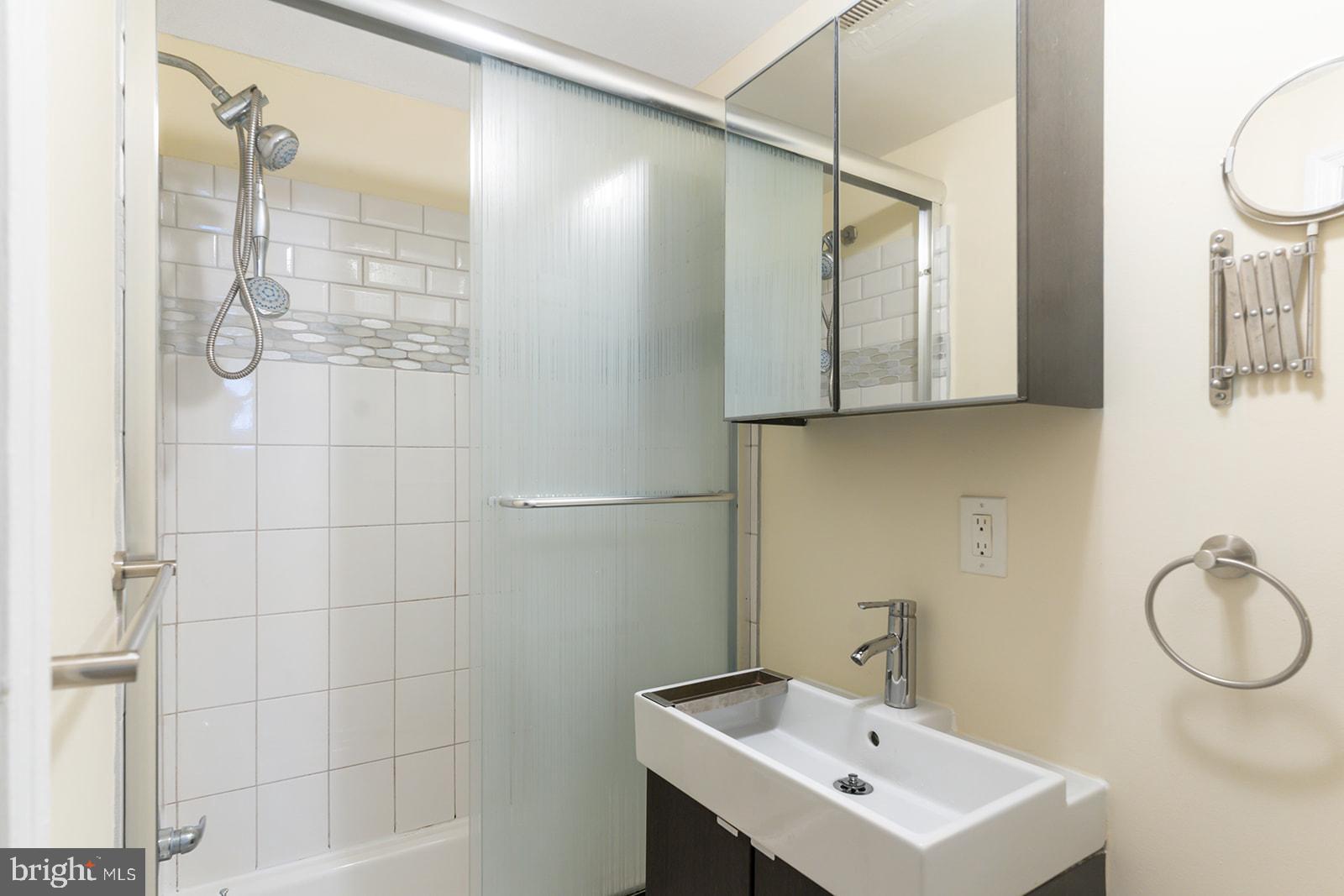 1343 East Hewson Street, Unit 1 Philadelphia, PA 19125 - Photo 17 of 28